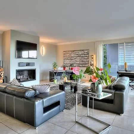 Equipped With Outside Dining Table And Bed So You Can Enjoy Your Meals Nice